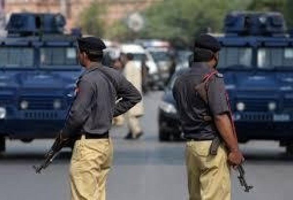 Полиция окружила дом экс-премьера Пакистана Хана