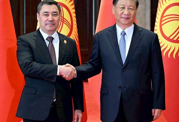 President Sadyr Zhaparov meets with Chinese President Xi Jinping