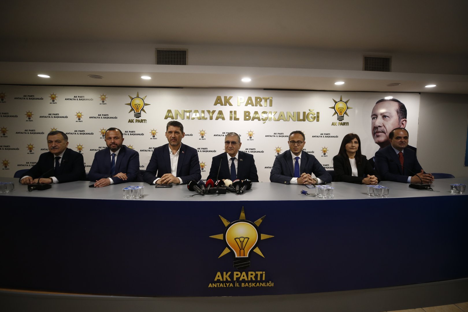Azerbaycan milletvekilleri, AK Parti Antalya İl Başkanlığını ziyaret etti