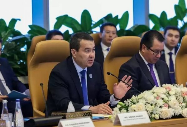 Kazakh PM meets Power International Holding Chairman in Doha