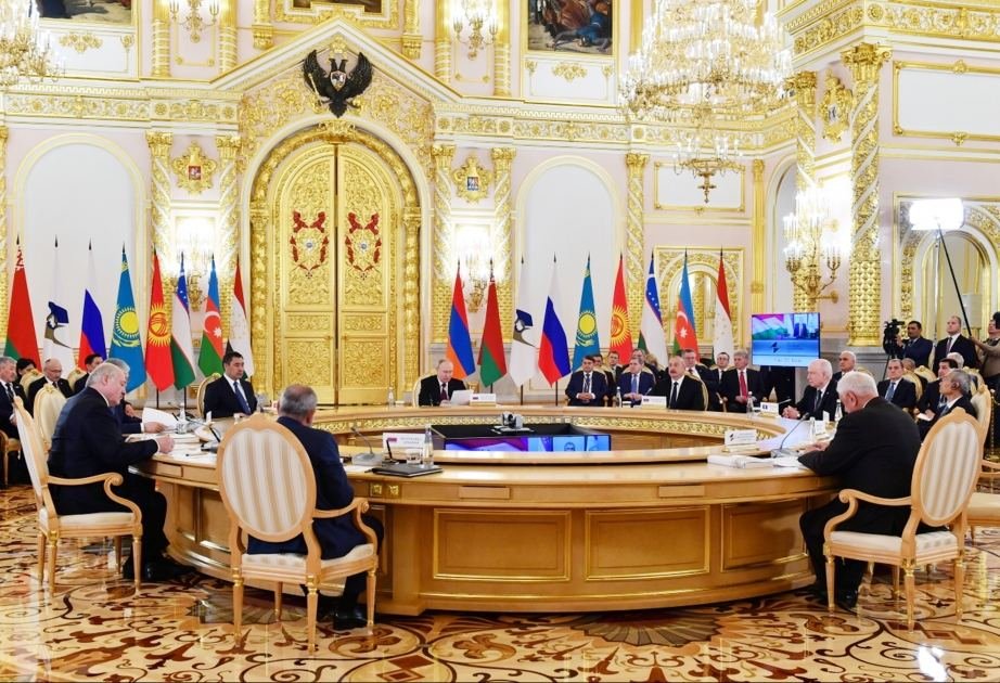 Prezident İlham Əliyev Moskvada Ali Avrasiya İqtisadi Şurasının geniş tərkibdə iclasında iştirak edir
