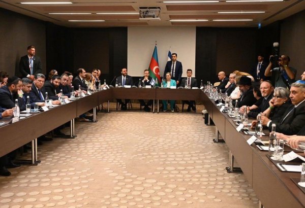 President of Israel meets with Jewish community in Azerbaijan