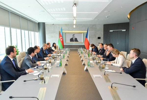 Обсуждены перспективы укрепления торгово-экономических отношений между Азербайджаном и Чехией
