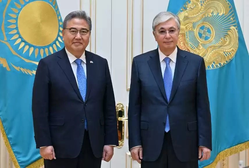 President Tokayev held talks with South Korean FM