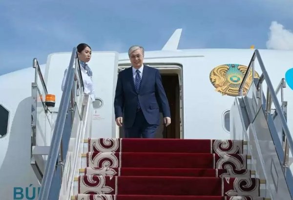 Президент Казахстана прибыл с рабочим визитом в Чолпон-Ату