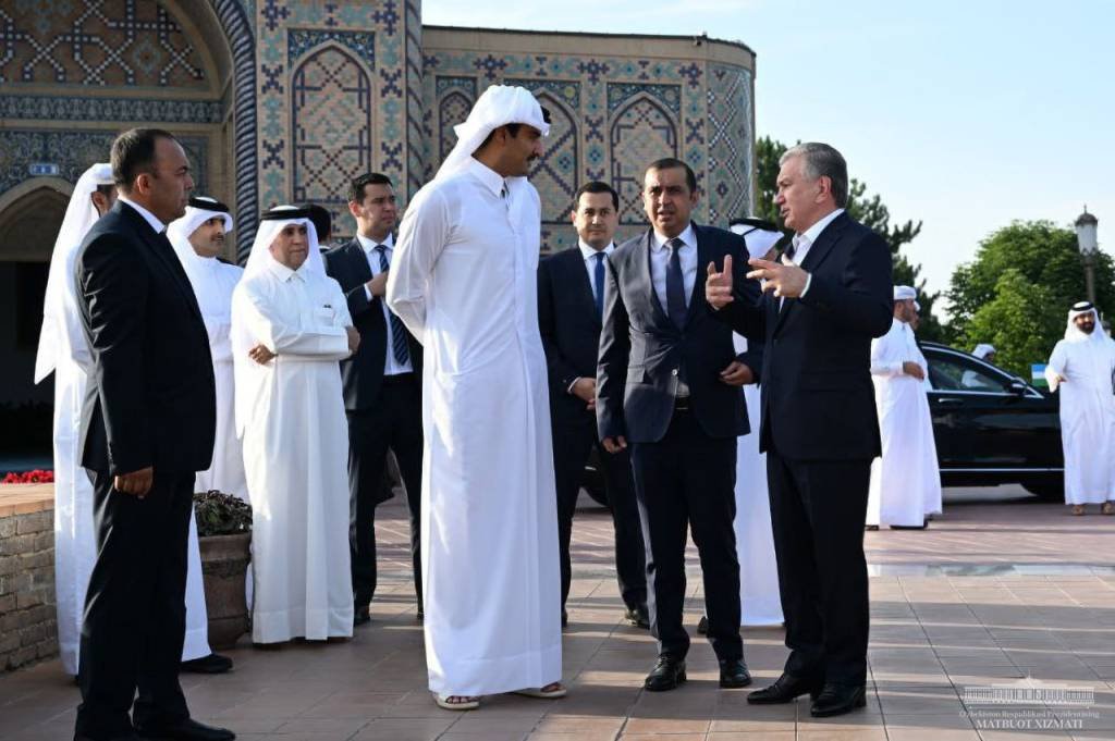 The Amir of Qatar gets acquainted with the historical monuments of Samarkand