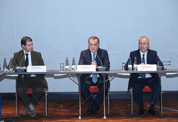 Azerbaijani FM takes part in round table within his visit to Slovakia