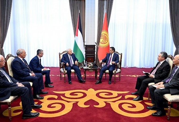 Садыр Жапаров встретился с президентом Палестины Махмудом Аббасом