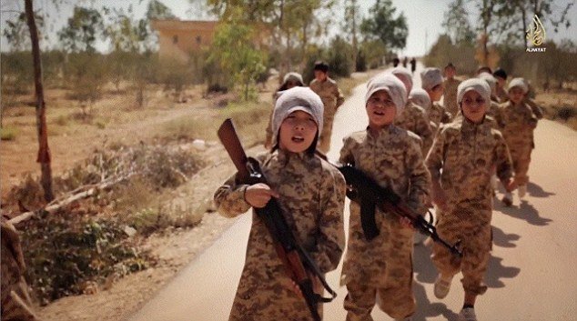 İşid terror təşkilatının uşaq döyüşçüləri