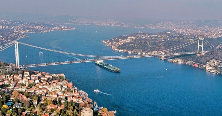 Vessel movement in Istanbul strait suspended