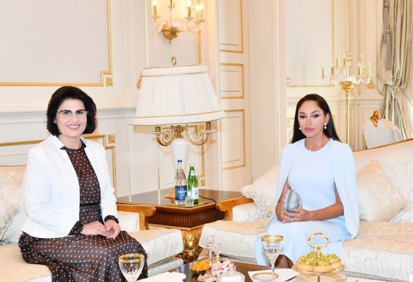 First Lady Mehriban Aliyeva meets with First Lady of Albania Armanda Begaj