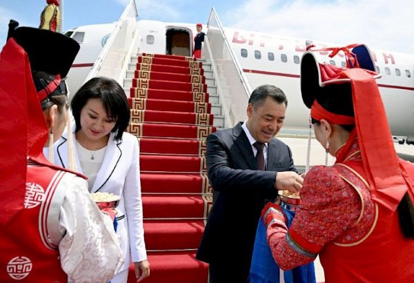 Sadyr Zhaparov arrives in Mongolia