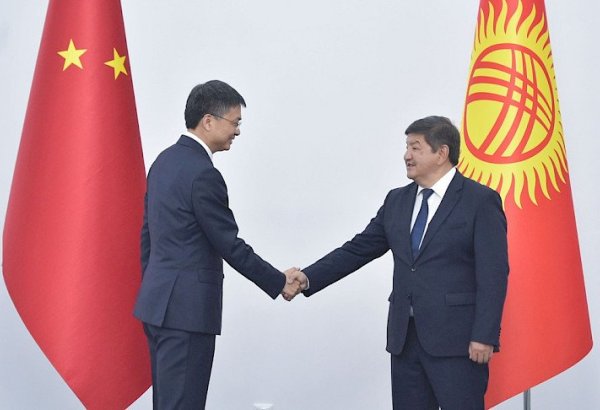 Akylbek Zhaparov discusses cooperation with Secretary of Party Committee of CPC of Qinghai Province Chen Gang