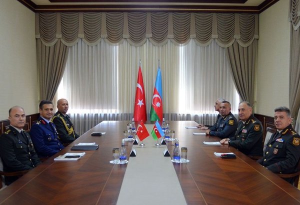 Chief of General Staff of Azerbaijan Army meets with Turkish delegation
