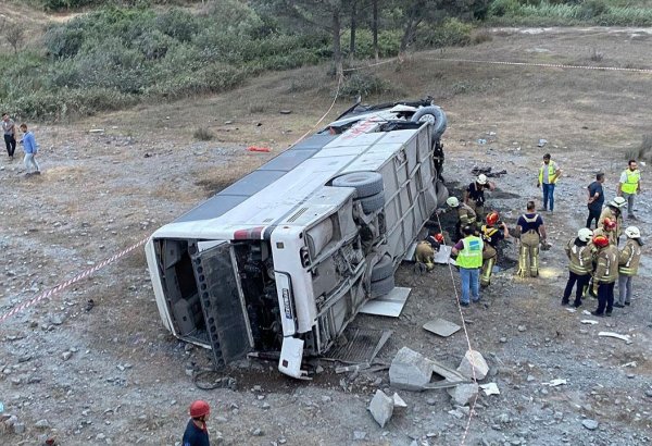 Около 30 человек пострадали в результате ДТП с автобусом в Стамбуле