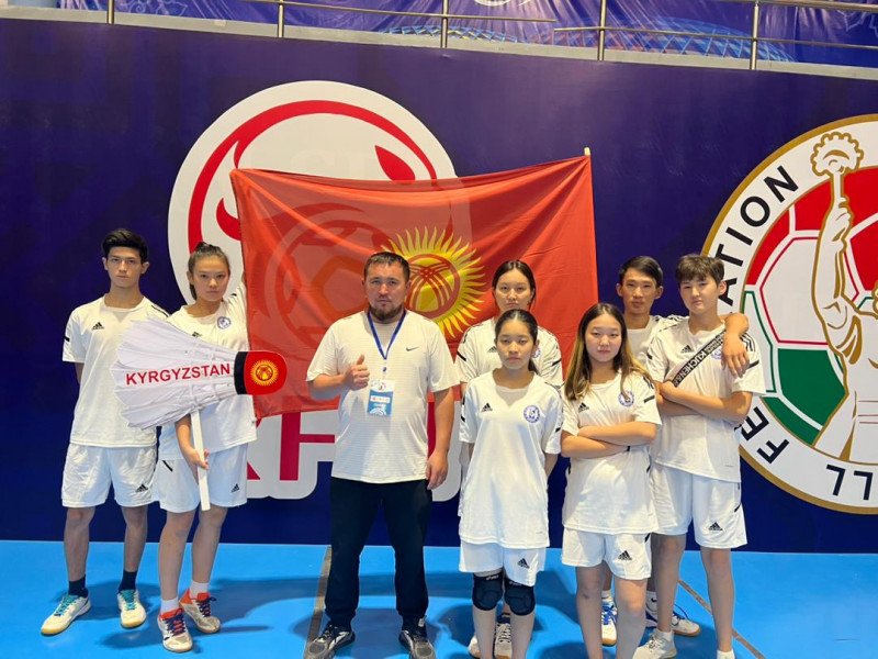 Кыргызстандык спортчулар бадминтон боюнча чемпионатта үчүнчү орунду ээледи