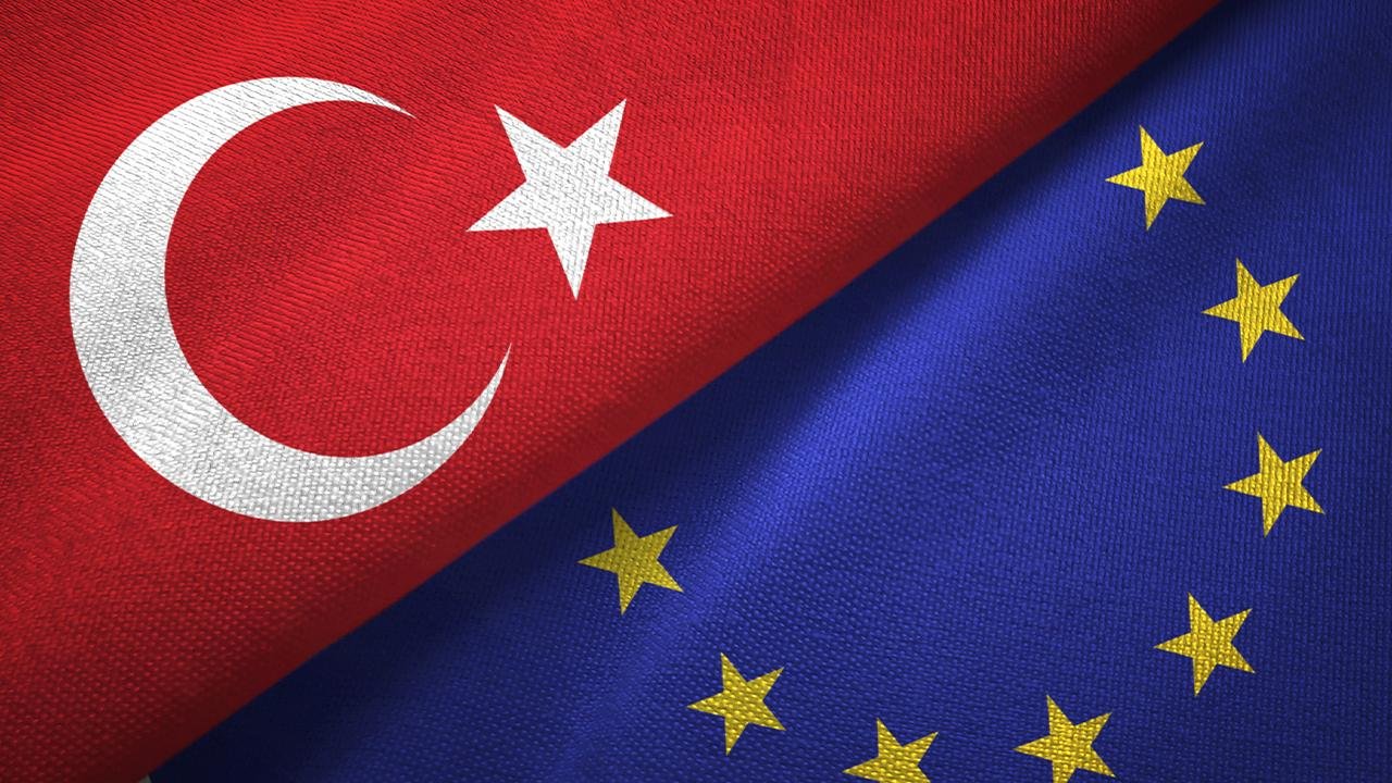 Aİ Türkiyəyə viza rejimini sadələşdirəcəyini vəd edib