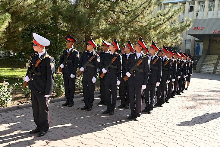 ИИМ Академиясынын Түркия жана Россиядан билим алууга кетип жаткан 30 курсанты ант берди