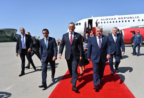Azerbaijan meets Chairman of Slovak National Council at Heydar Aliyev Int'l Airport