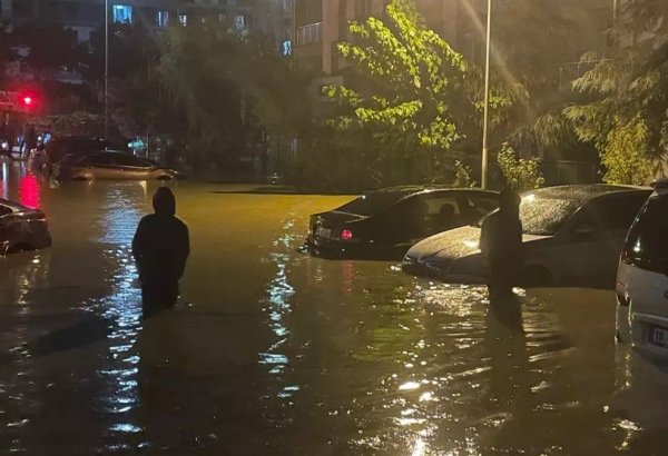 İstanbulda sel baş verib: üç ölü, 31 yaralı