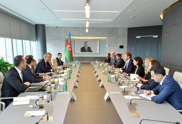 Azerbaijan, EBRD commend cooperation prospects