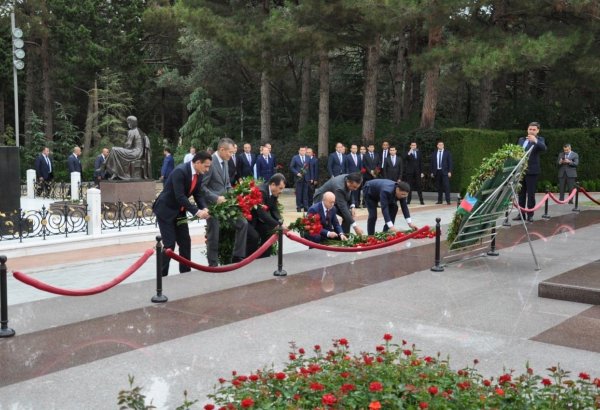 Главы МИД тюркских государств посетили могилу великого лидера Гейдара Алиева и Аллею шехидов