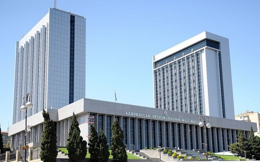 В парламенте Азербайджана проходит конференция, посвященная 100-летию Гейдара Алиева