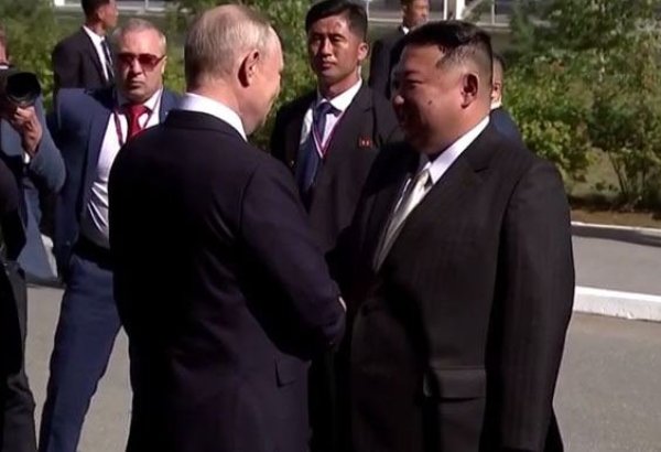Kim Çen In Rusiya prezidentini Şimali Koreyaya dəvət edib