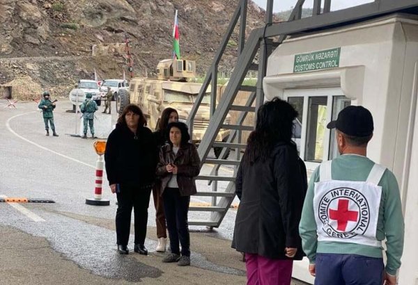 ICRC vehicles cross Azerbaijan's Lachin border checkpoint