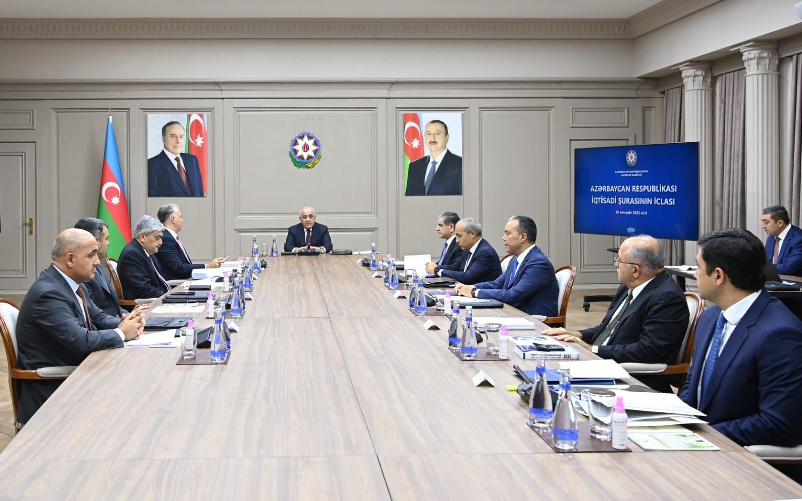 Azerbaijan holds meeting of Economic Council