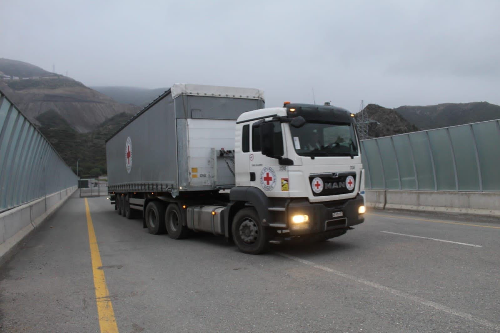 ICRC trucks heading from Lachin to Khankendi