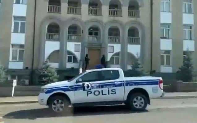 Azerbaijani police serve in so-called "Ministry of Internal Affairs" building of separatists in Khankendi
