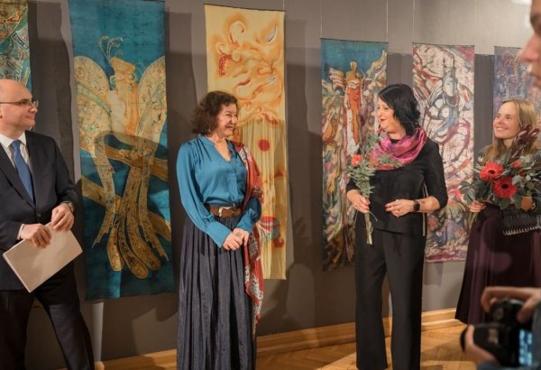 В Латвии  состоялось открытие выставки заслуженного художника Азербайджана Инны Костиной