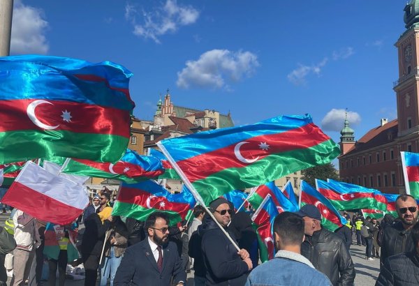 Azerbaijanis in Poland protest against Armenian mine terror