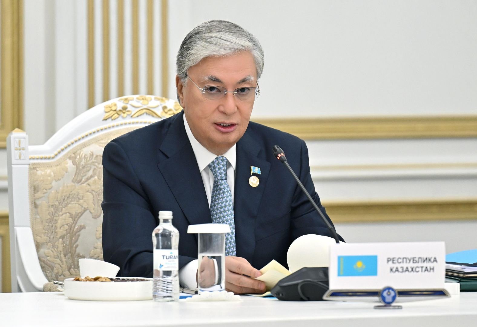 В Баку проходит церемония официальной встречи Президента Казахстана Касым-Жомарта Токаева