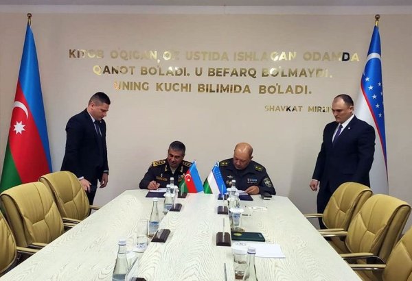 Azerbaijan's and Uzbekistan's defense ministers meet in Bukhara
