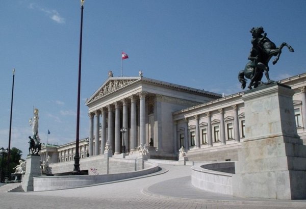 İşçi qrupu Avstriya Parlamentinin bəyanatını qınayıb