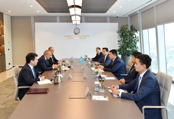 Azerbaijan, Kazakhstan talk expansion of transport cooperation