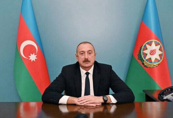 Aliyev Cumhuriyet'in 100. yılını kutladı: Kardeşliğimiz bölgesel işbirliğinin omurgasıdır