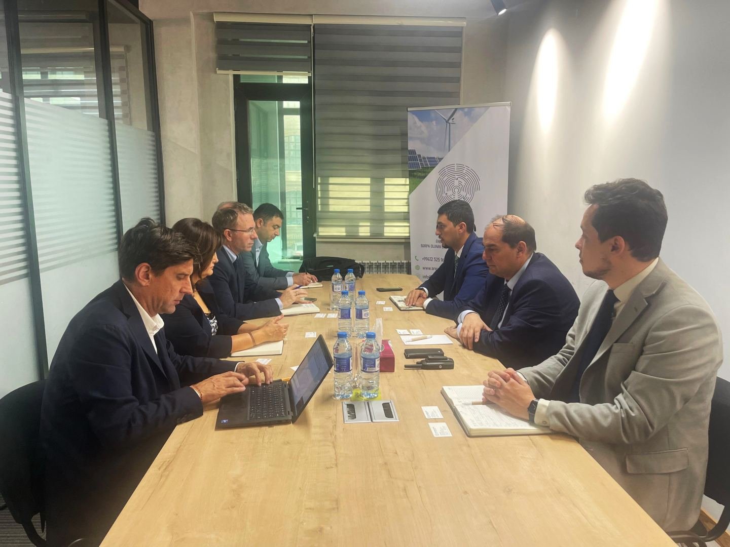 Азербайджан и IFC обсудили маршруты экспорта "зеленой" энергии