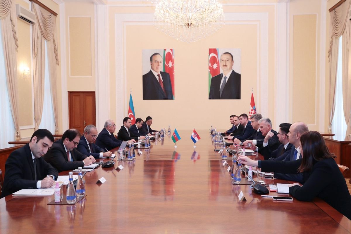 Azerbaijani PM meets with Croatian counterpart