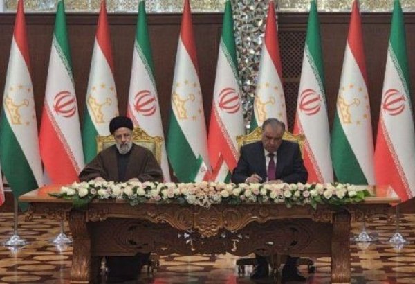 Documents on cooperation between Iran and Tajikistan signed