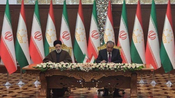 Documents on cooperation between Iran and Tajikistan signed