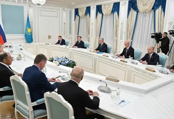 Kazakh, Russian presidents holds talks in narrow format