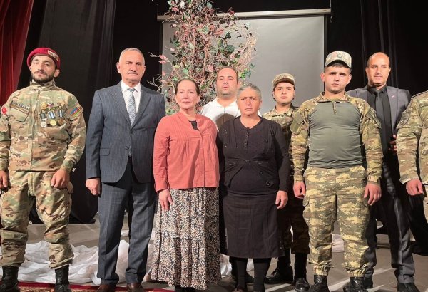 В Гузанлы представлен спектакль “İnanıram”, посвященный памяти шехидов и матерям героев Карабахской войны
