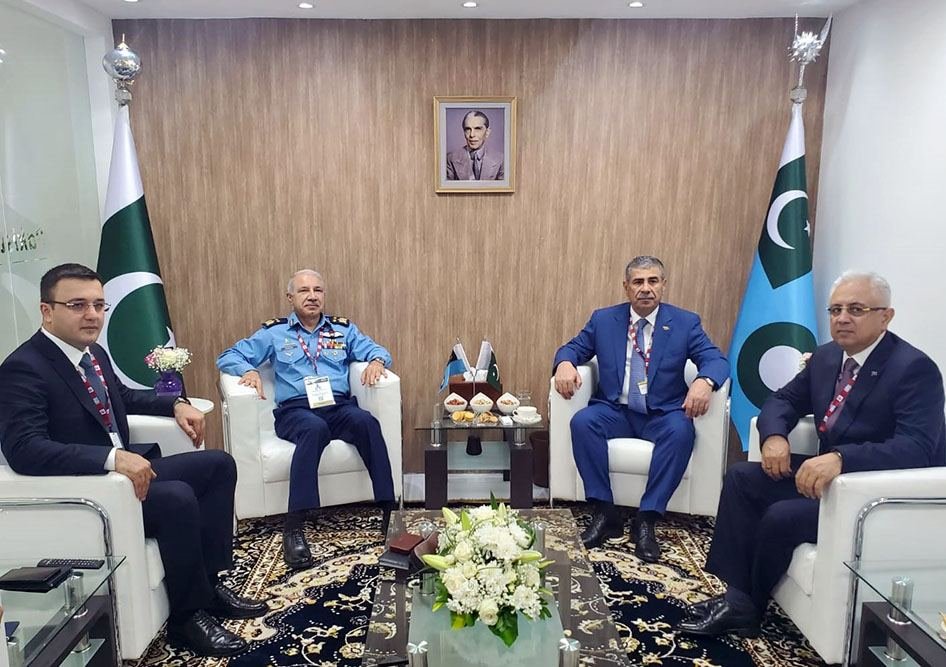 Azerbaijan's Defense Minister meets with Chairman of Pakistani Aeronautical Complex in UAE