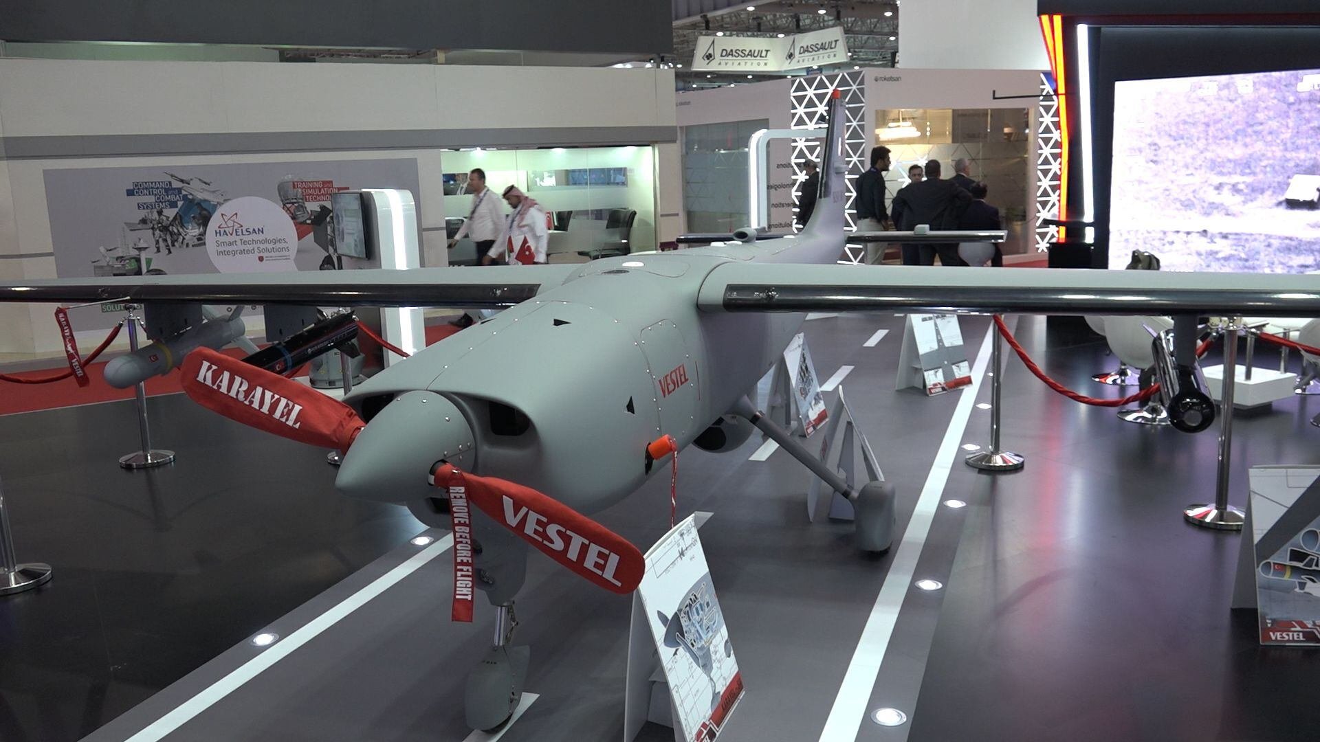 Türkiyənin müdafiə sənayesi məhsulları Dubai Airshow 2023-də nümayiş etdirilir