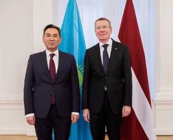 Kazakh Ambassador presents credentials to Latvian President