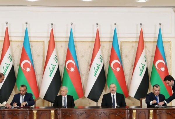Azerbaijan, Iraq sign documents in Baku