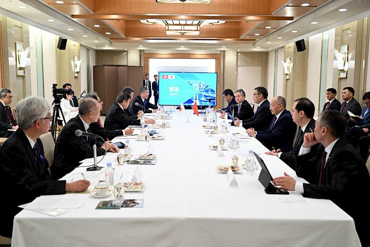 Садыр Жапаров в Токио провел деловую встречу с руководством японской бизнес-ассоциации «РОТОБО»